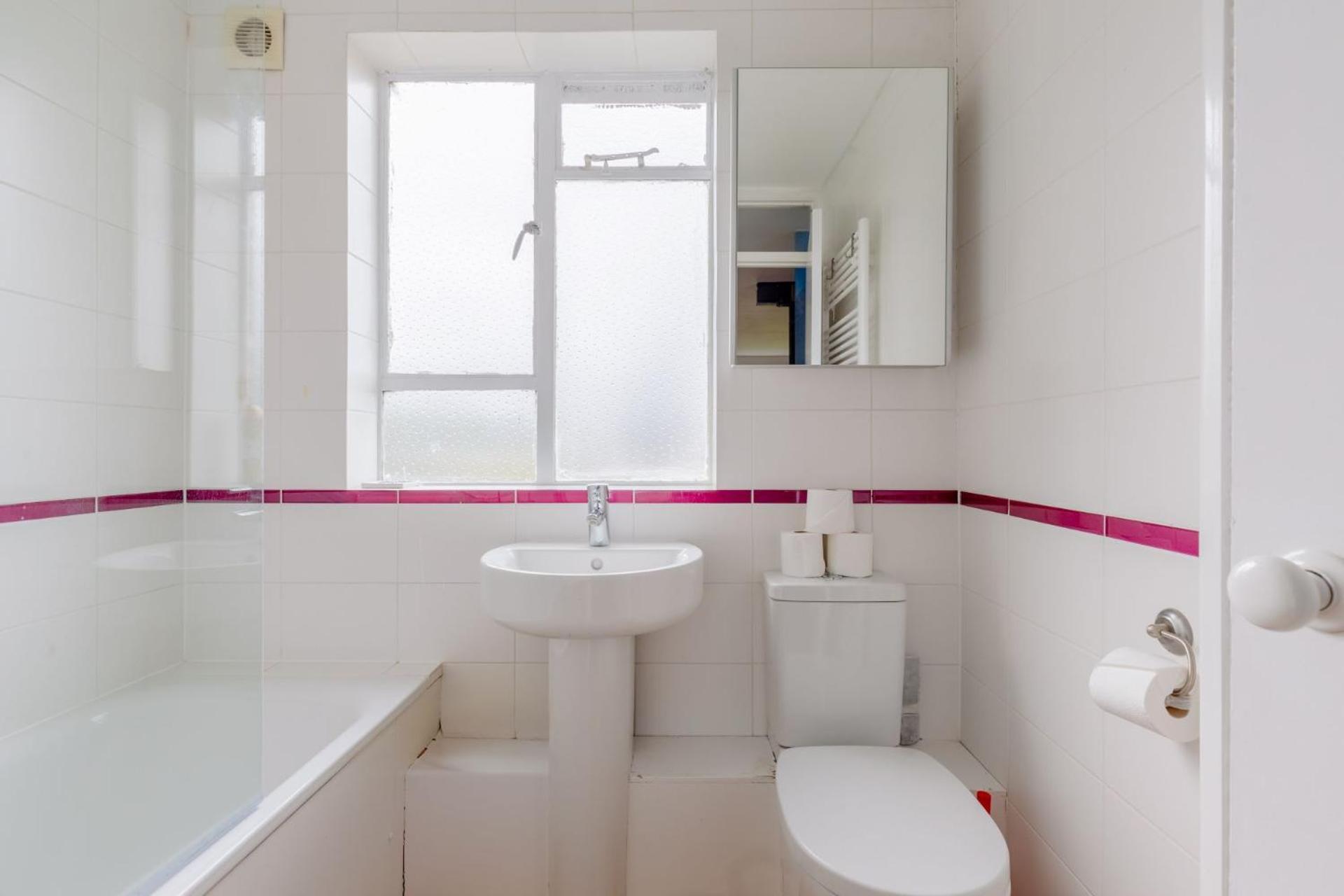 Chic 1bd Loft-style Flat Heart Of North Apartment London